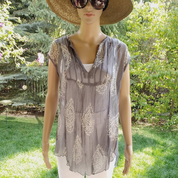 Australian brand - FROCKK - Boho 100% silk short sleeve sheer gray blouse - Picture 2 of 11